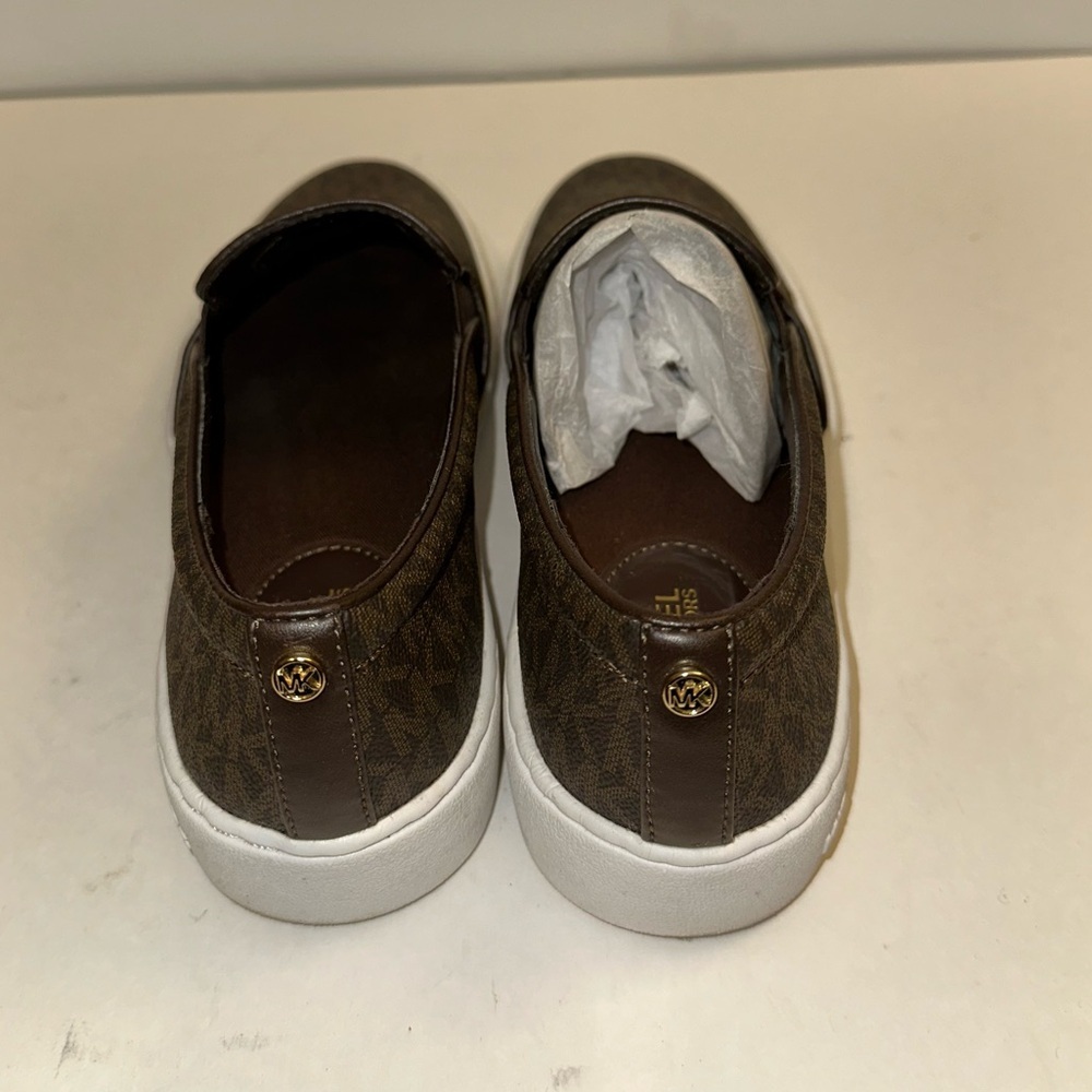 Michael Michael Kors Women’s TEDDI slip on Shoes - Picture 8 of 9
